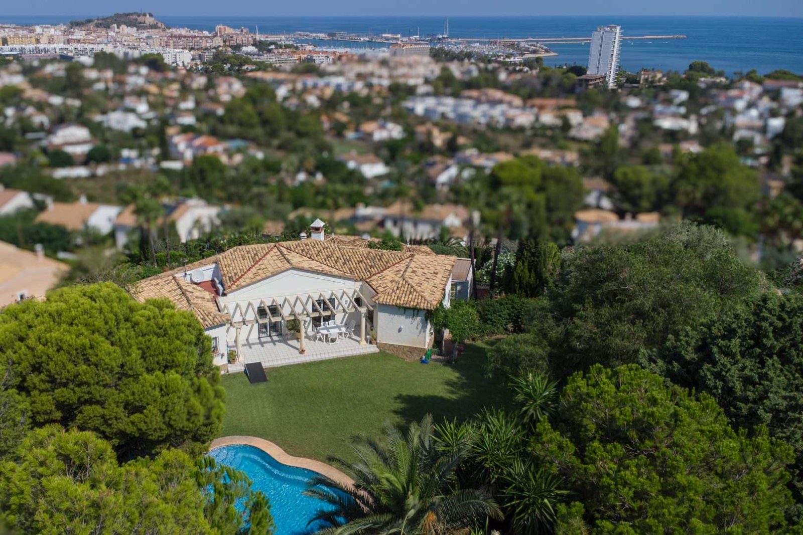 C4XY8286DEN Villa mit Panoramablick auf das Meer zum Verkauf in Denia.