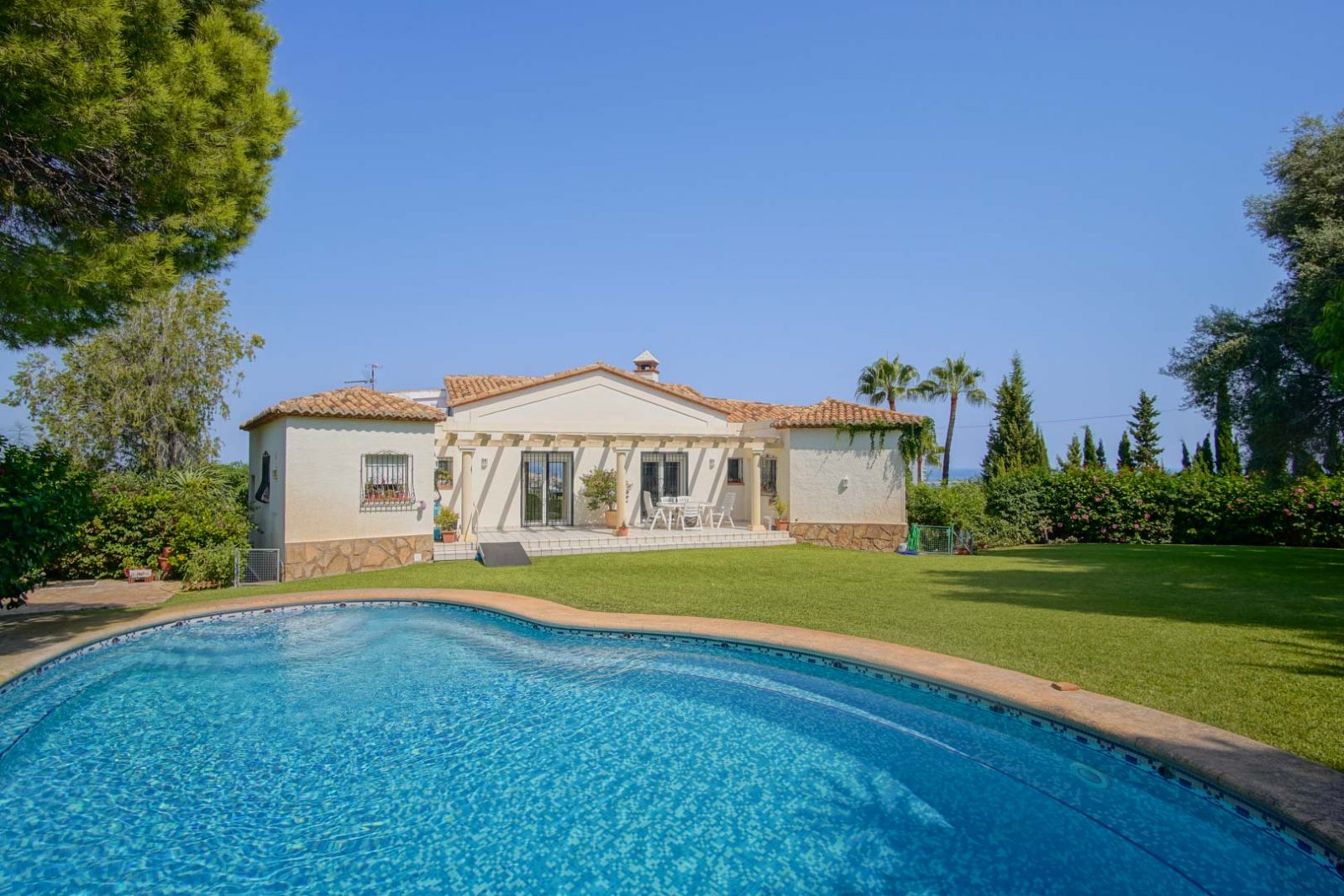 C4XY8286DEN Villa mit Panoramablick auf das Meer zum Verkauf in Denia.