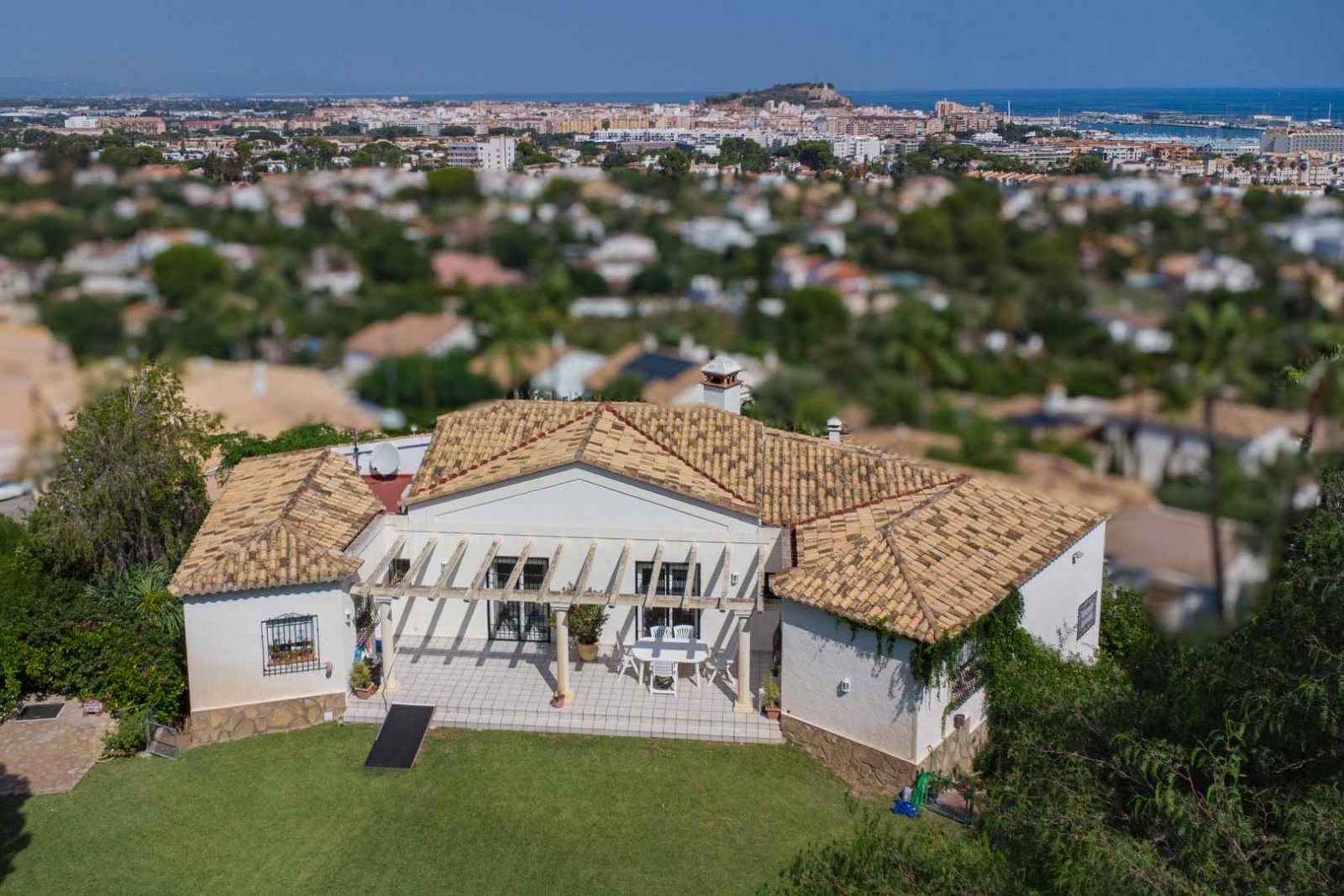 C4XY8286DEN Villa mit Panoramablick auf das Meer zum Verkauf in Denia.
