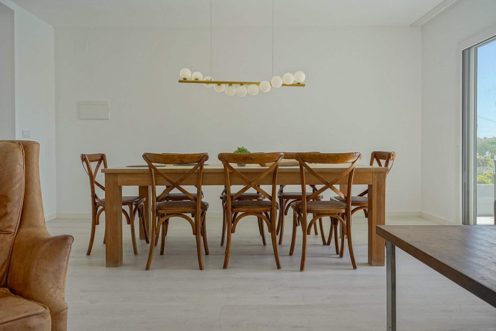 C3XY4574CAL Renovierte Villa mit 5 Schlafzimmern zu verkaufen, 500 m vom Strand und Zentrum von Calpe entfernt