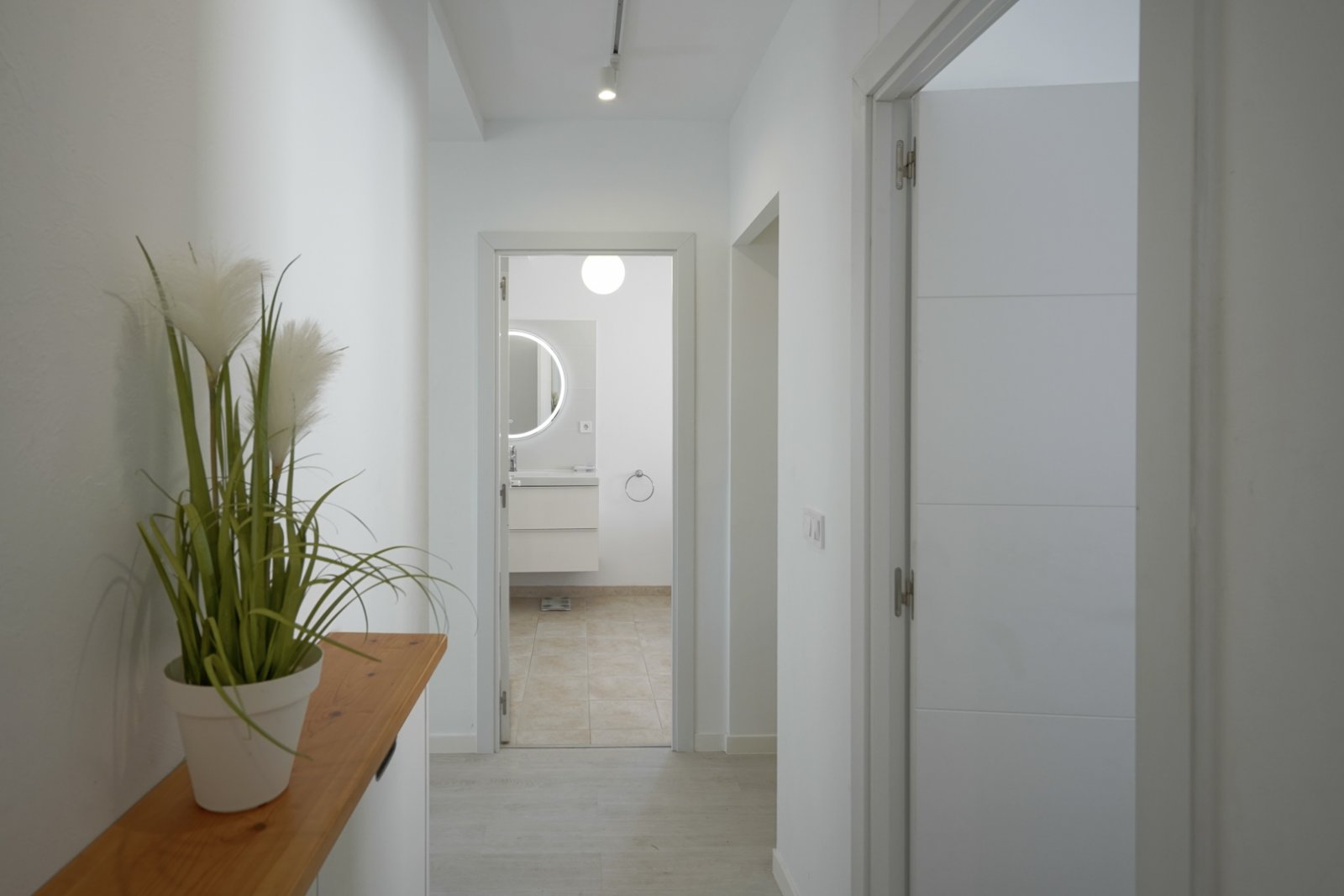 C3XY4574CAL Renovierte Villa mit 5 Schlafzimmern zu verkaufen, 500 m vom Strand und Zentrum von Calpe entfernt