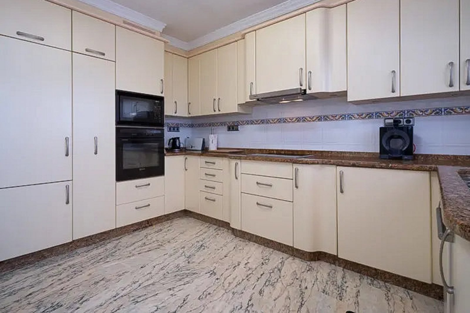 9001MOR Villa mit Pool und Meerblick in Moraira zu verkaufen.