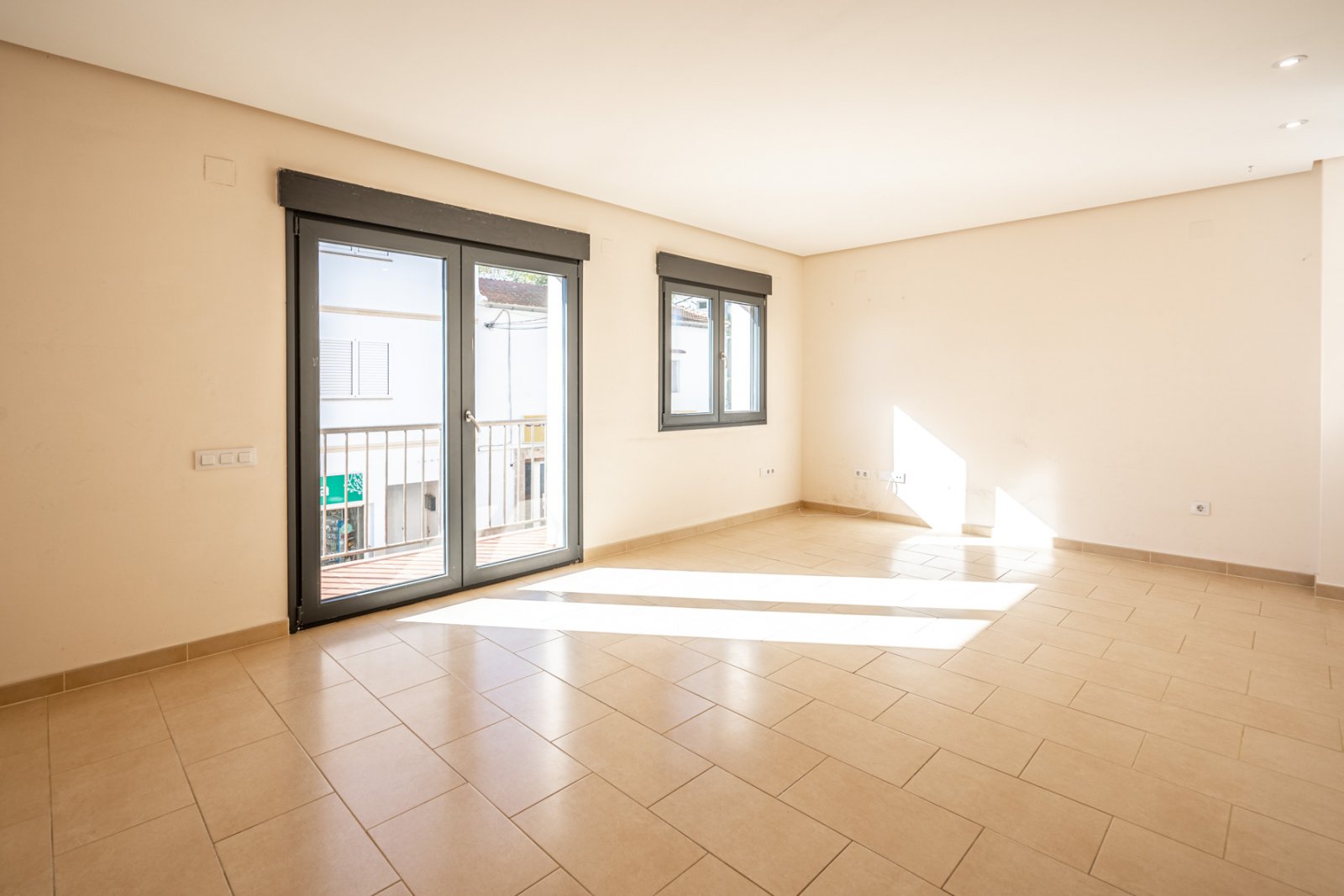 4139JAV Großes Reihenhaus im Zentrum von Jávea zu verkaufen