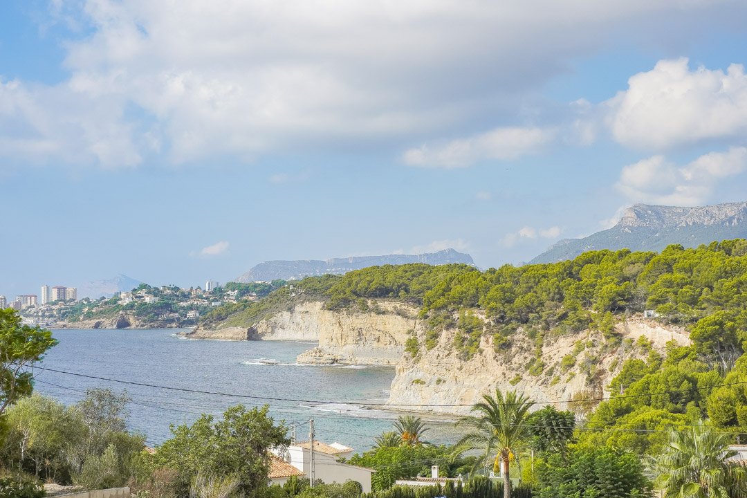 4298BEN Moderne Villa mit atemberaubender Aussicht über die Küste von Benissa