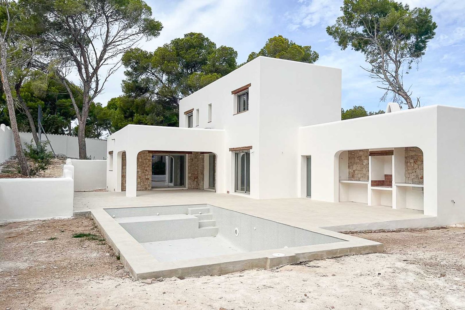C4XY8129MOR Villa im ibizenkischen Stil zum Verkauf in Moraira.