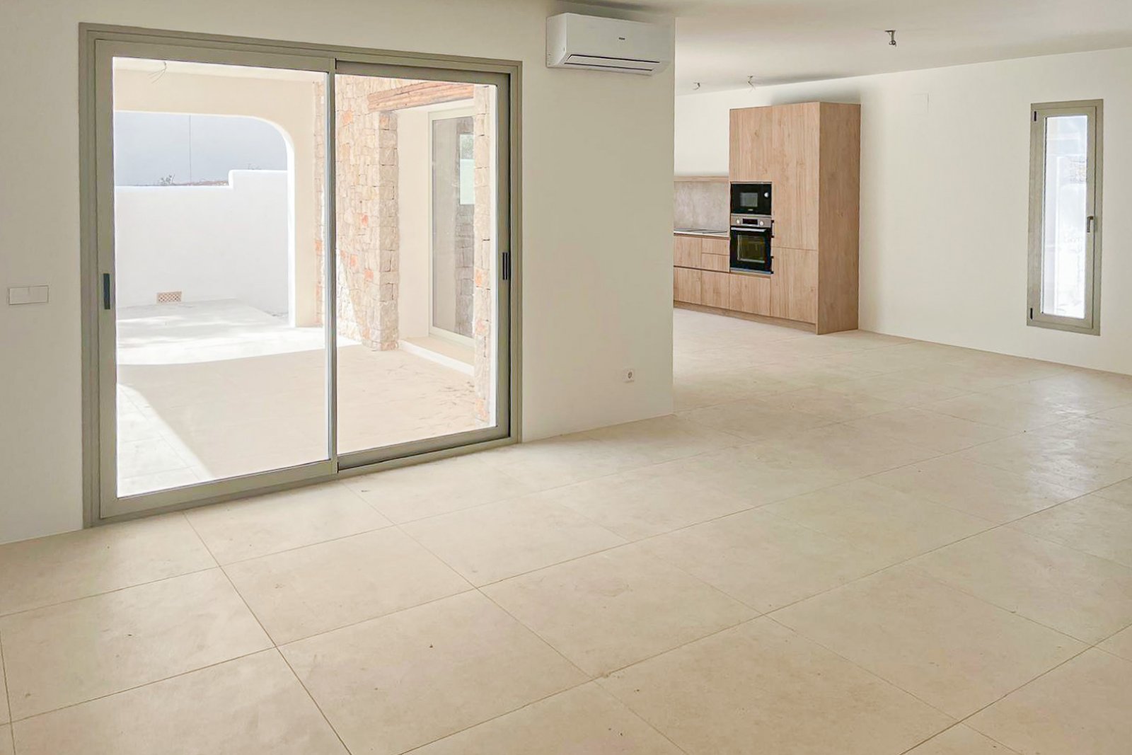 C4XY8129MOR Villa im ibizenkischen Stil zum Verkauf in Moraira.