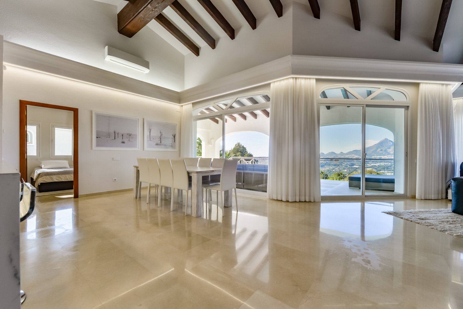 4495ALT Luxuriöse Villa mit Meerblick und geräumigem Gästehaus zum Verkauf in Sierra de Altea4495ALT Luxueuze villa met zeezicht en ruim gastenverblij