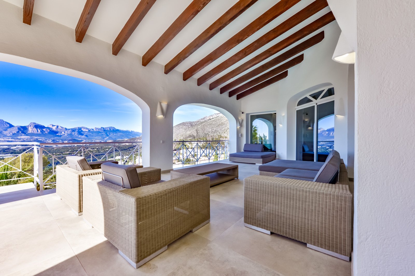 4495ALT Luxuriöse Villa mit Meerblick und geräumigem Gästehaus zum Verkauf in Sierra de Altea4495ALT Luxueuze villa met zeezicht en ruim gastenverblij
