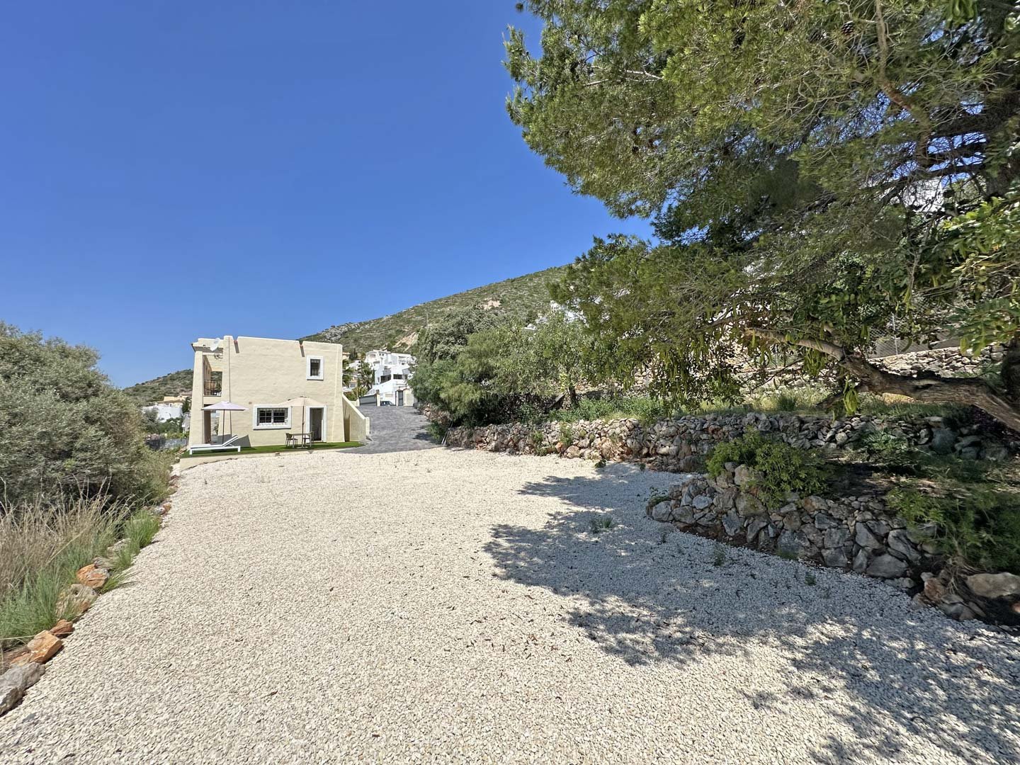 C4XY4536JAL Renovierte Villa zum Verkauf mit Panoramablick auf das Tal im Valle del Paraíso