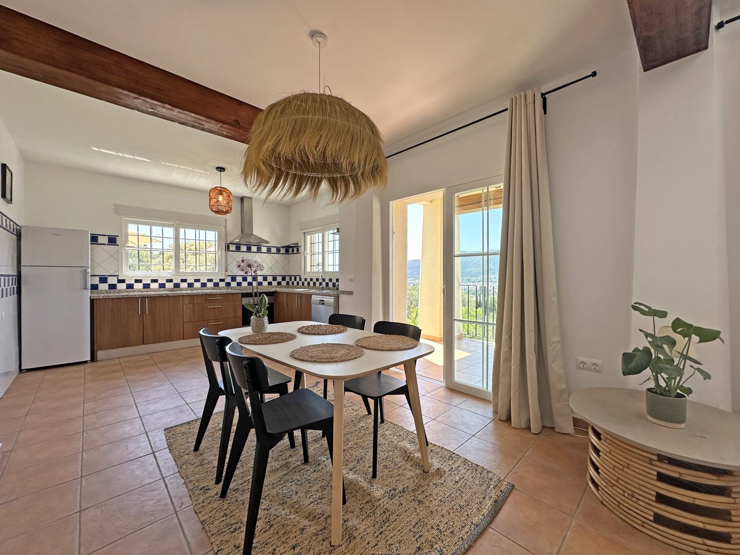 C4XY4536JAL Renovierte Villa zum Verkauf mit Panoramablick auf das Tal im Valle del Paraíso