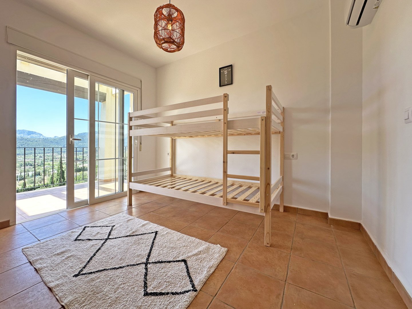 C4XY4536JAL Renovierte Villa zum Verkauf mit Panoramablick auf das Tal im Valle del Paraíso