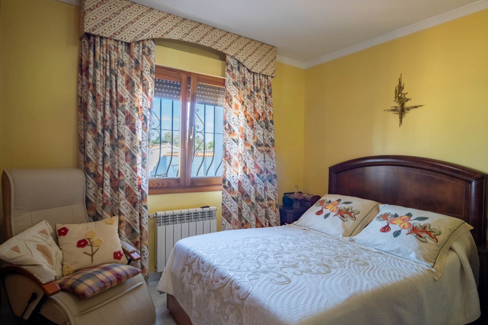 8291DEN Doppelhaushälfte zum Verkauf in La Pedrera, Dénia, nur einen Steinwurf vom Zentrum entfernt.