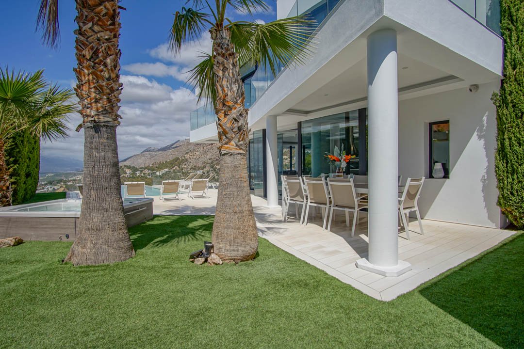 7056ALT Moderne Villa mit Berg- und Meerblick in Altea Hills zu verkaufen