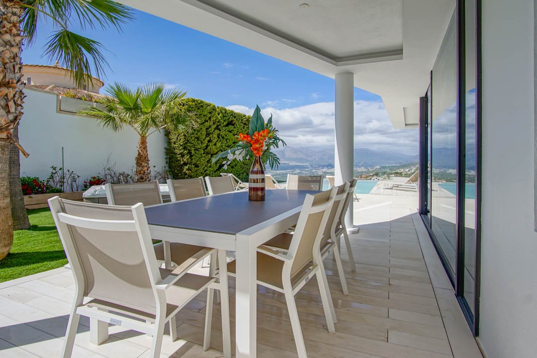 7056ALT Moderne Villa mit Berg- und Meerblick in Altea Hills zu verkaufen