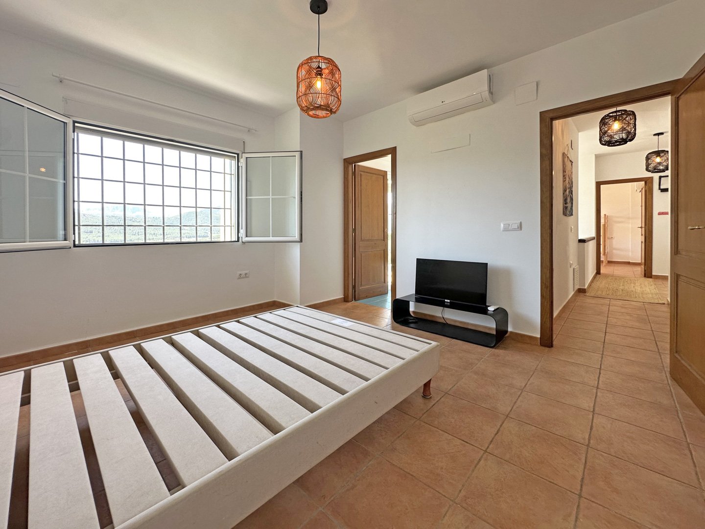 C4XY4536JAL Renovierte Villa zum Verkauf mit Panoramablick auf das Tal im Valle del Paraíso