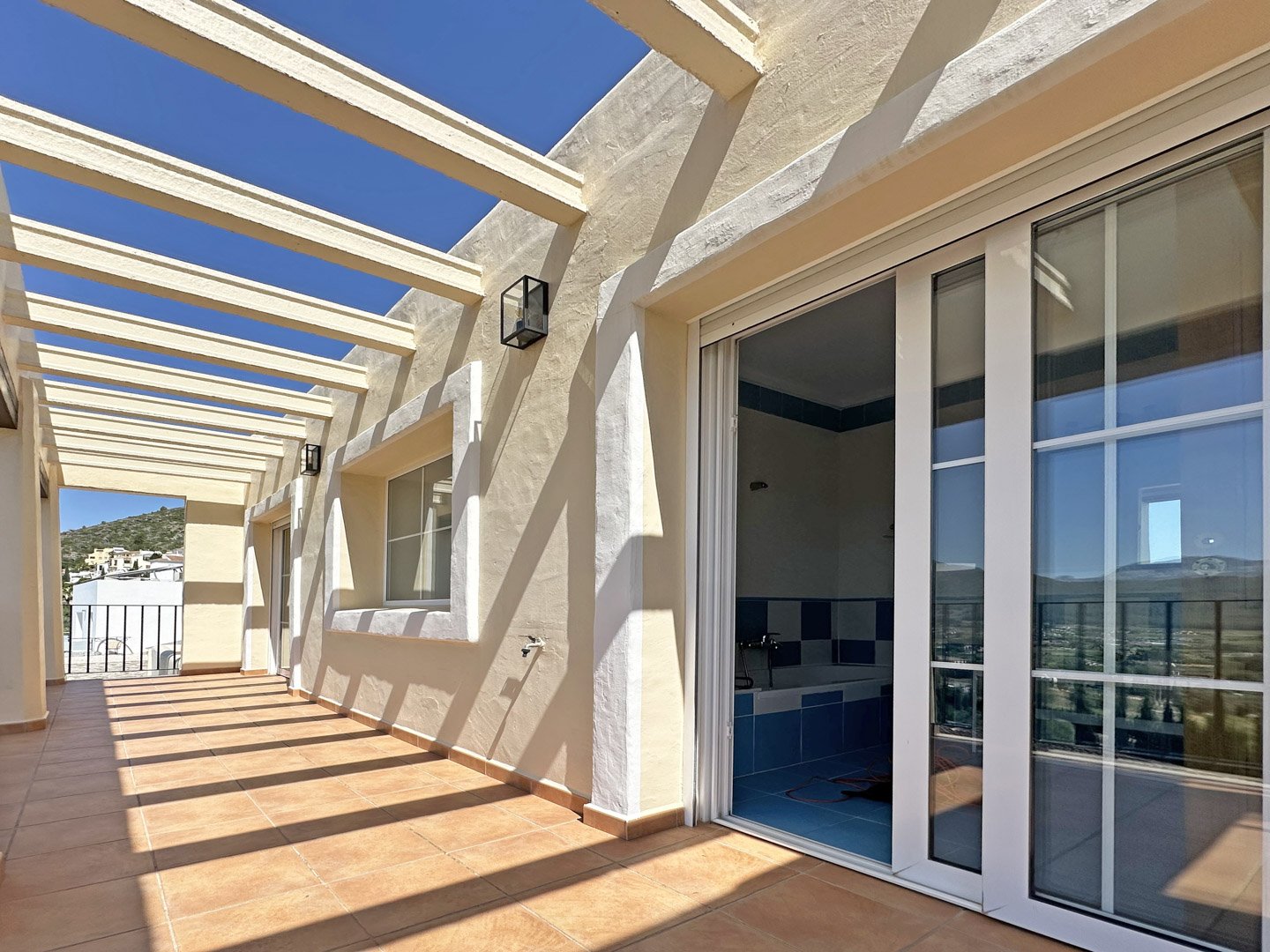 C4XY4536JAL Renovierte Villa zum Verkauf mit Panoramablick auf das Tal im Valle del Paraíso