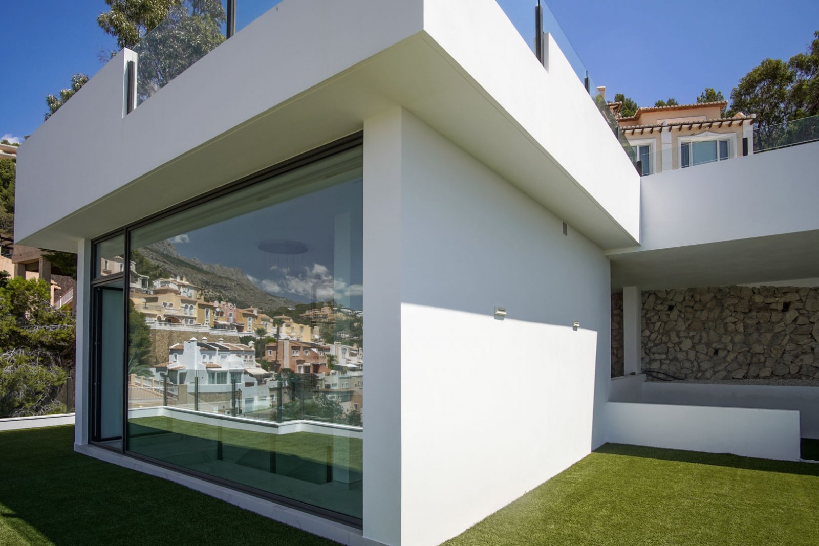 8283ALT Moderne Villa mit Panoramablick auf das Meer in Altea Hills zu verkaufen.
