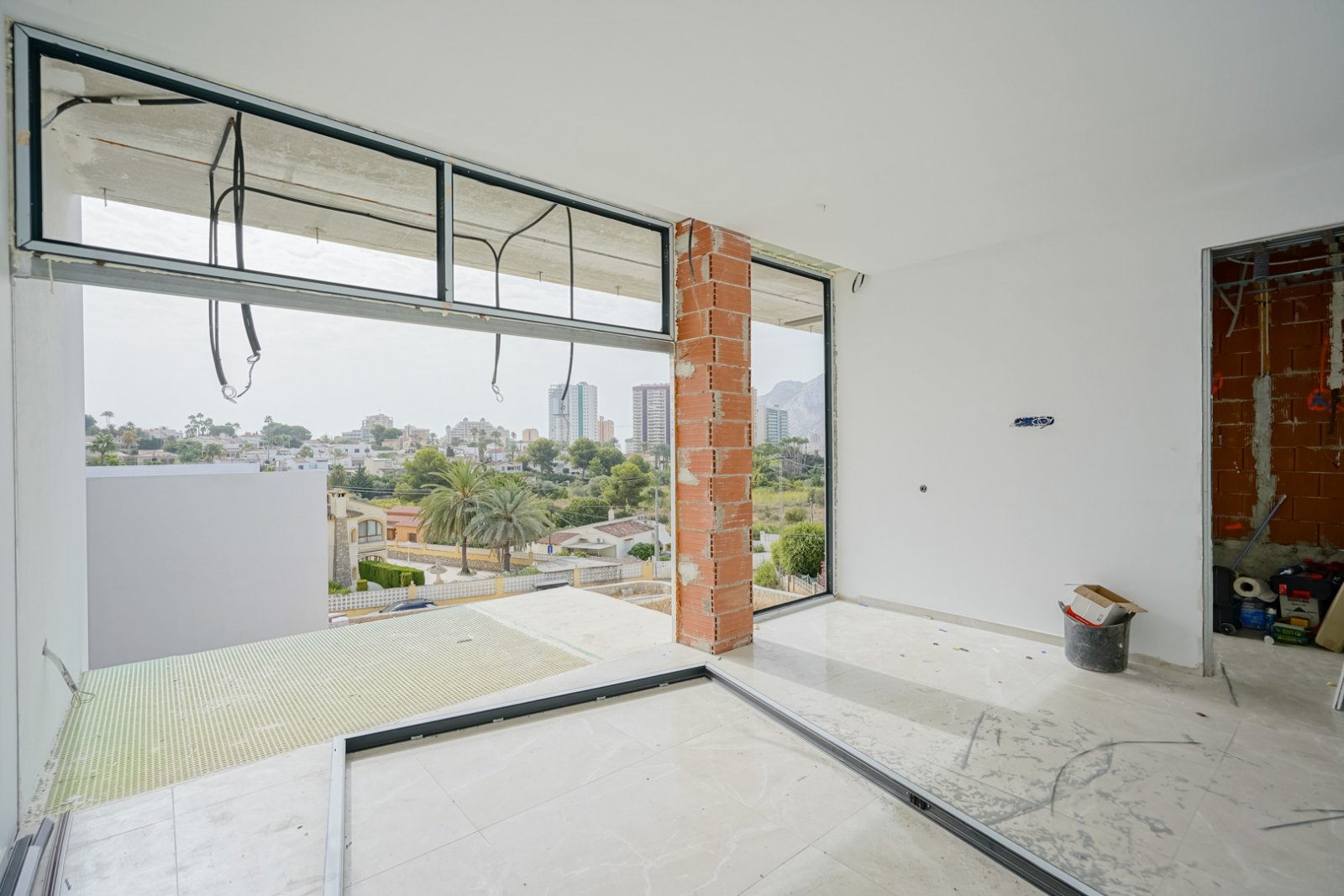 4569CAL Moderne Neubauvilla nur wenige Gehminuten vom Strand von Calpe entfernt