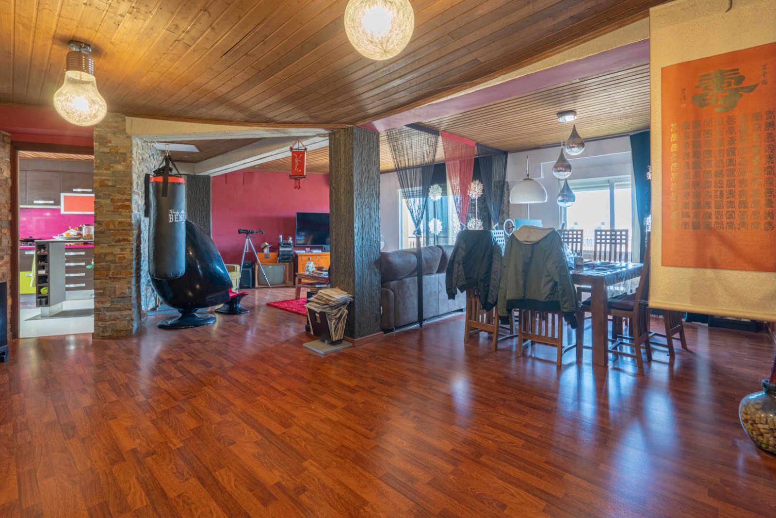 4368JAV Sehr große Wohnung zum Verkauf mit Meerblick im Zentrum von Jávea