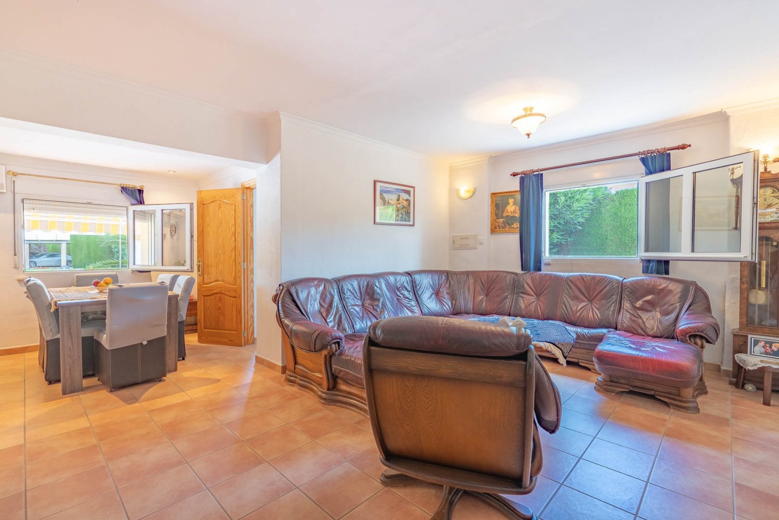 4397ELS Villa auf großem Grundstück mit geräumigem Gästehaus in Els Poblets zu verkaufen