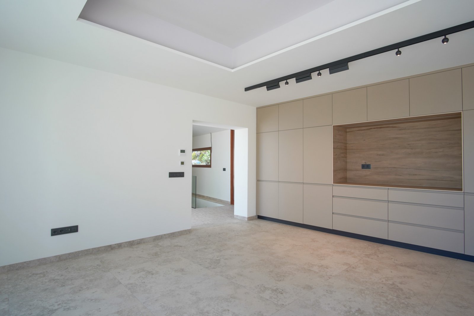 8280BEN Moderne Villa mit teilweisem Meerblick zum Verkauf in Benissa.