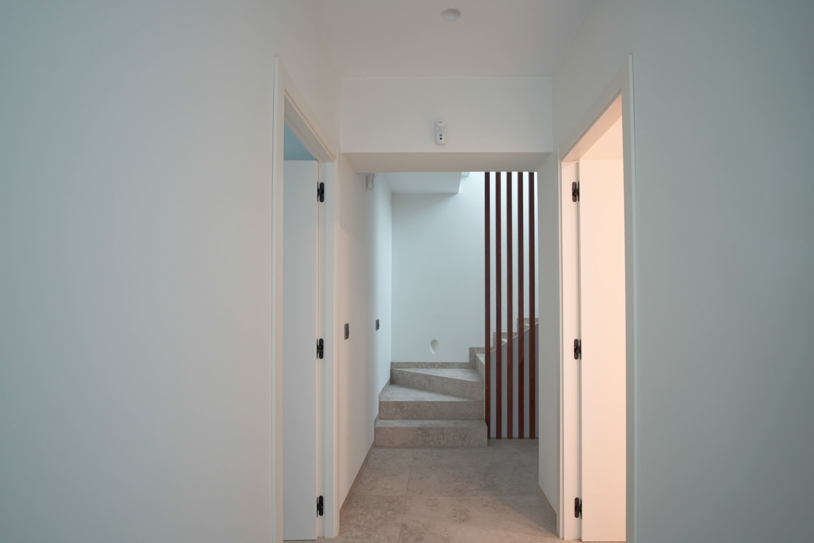 8280BEN Moderne Villa mit teilweisem Meerblick zum Verkauf in Benissa.