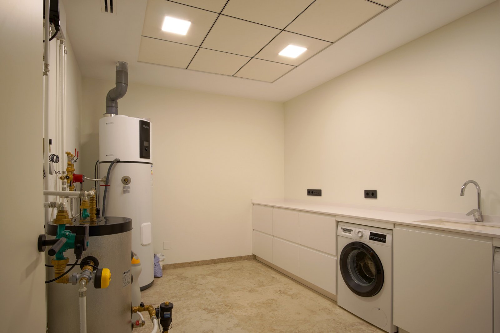 8280BEN Moderne Villa mit teilweisem Meerblick zum Verkauf in Benissa.