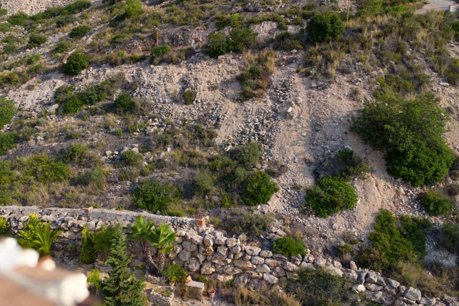 9000JAL Stadtgrundstück mit freiem Blick auf das Jalón-Tal.