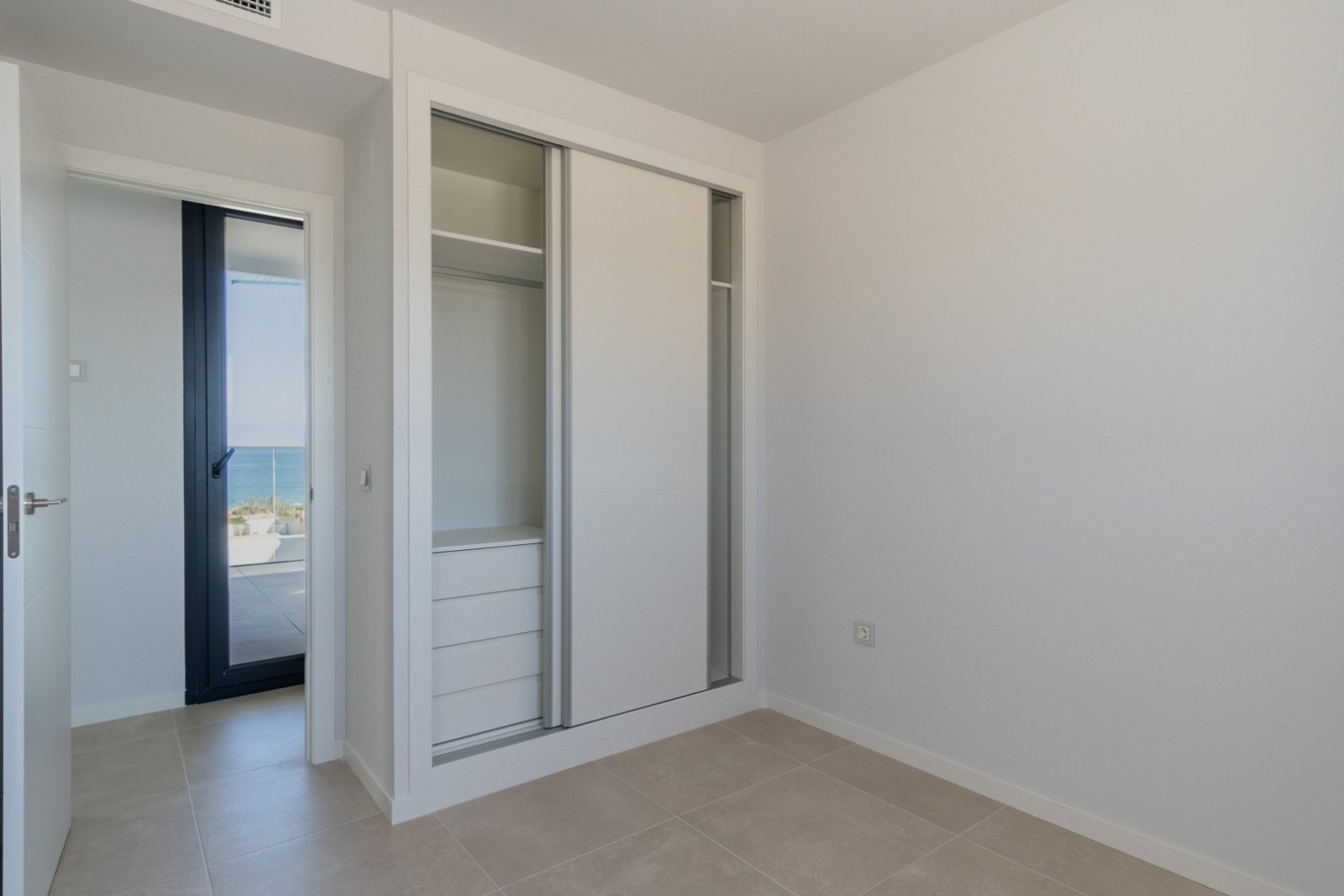 8297DEN Penthouse mit großer Terrasse, in erster Linie mit Meer- und Bergblick, zu verkaufen in Denia.