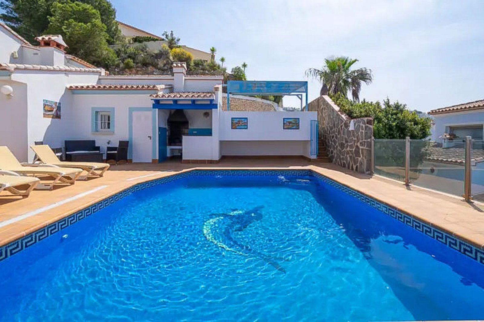 9001MOR Villa mit Pool und Meerblick in Moraira zu verkaufen.
