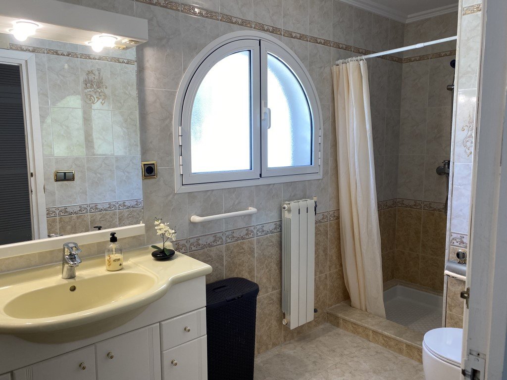 C3XY6446BEN Geräumige traditionelle spanische Villa mit Meerblick zum Verkauf in Benissa