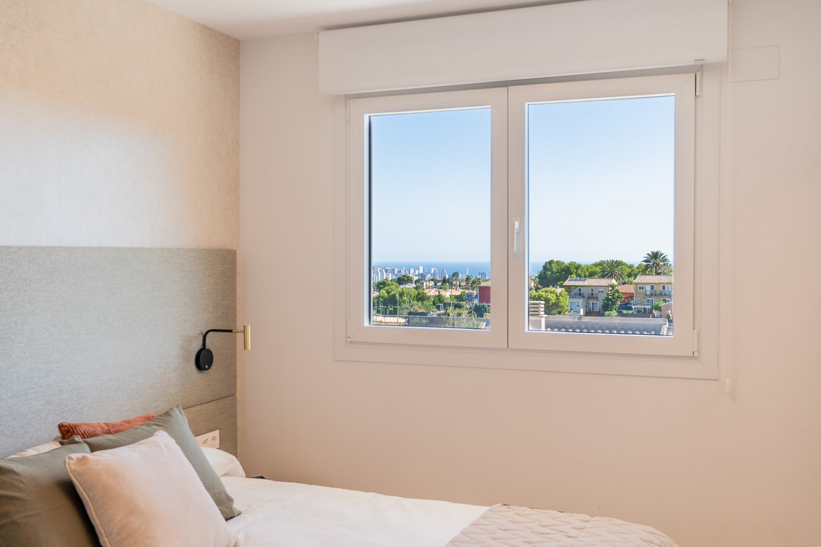 8237NUC Neubau-Doppelhaushälften mit Panoramablick auf das Meer zum Verkauf in La Nucía.