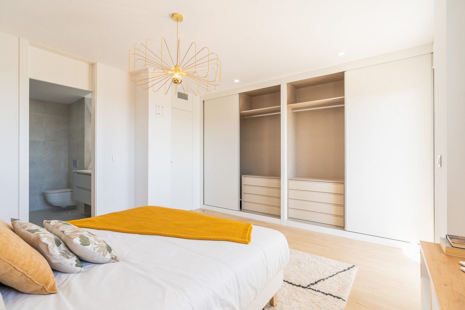 8237NUC Neubau-Doppelhaushälften mit Panoramablick auf das Meer zum Verkauf in La Nucía.