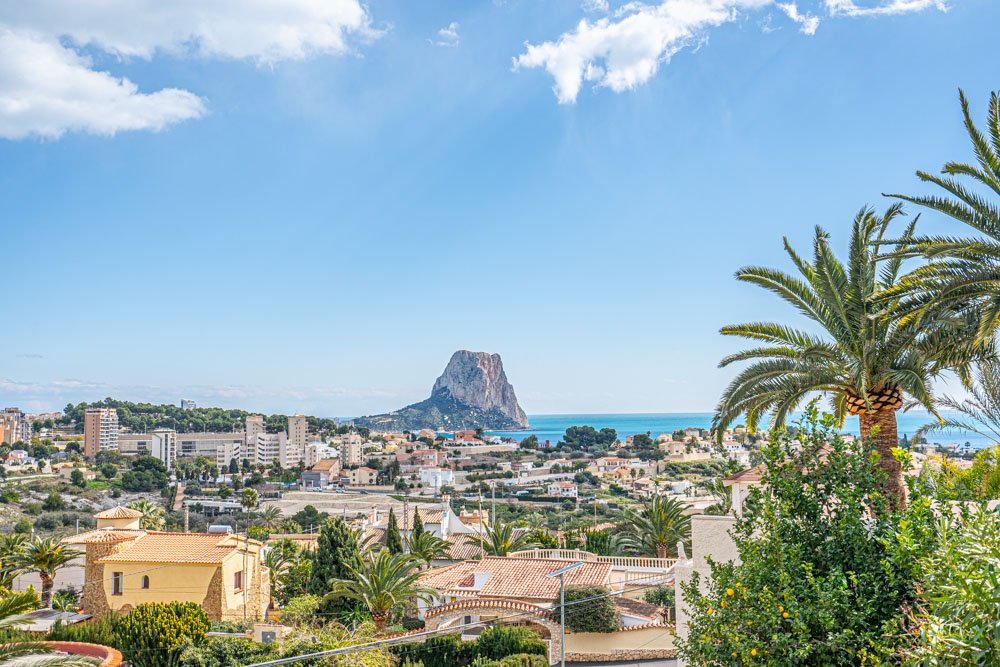 Calpe: 4223CAL Renovierte Villa mit Meerblick und gutem Mietpotenzial zum Verkauf nahe dem Zentrum von Calpe 