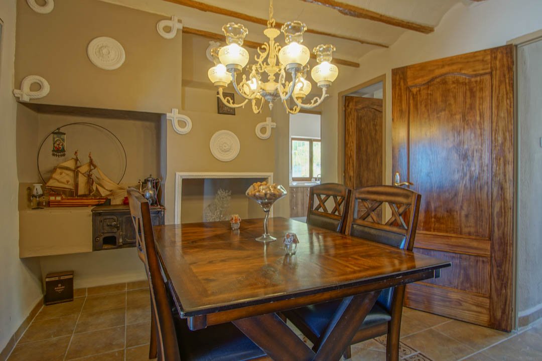 7058NUC Wunderschönes, großes, renoviertes mediterranes Landhaus in La Nucia zu verkaufen