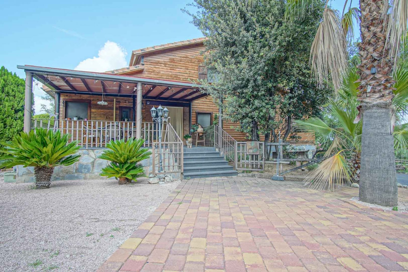 C3XY8197ORB Großer Bauernhof mit viel Land und Stall zum Verkauf in Orba