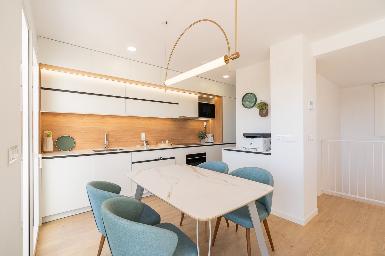 8237NUC Neubau-Doppelhaushälften mit Panoramablick auf das Meer zum Verkauf in La Nucía.