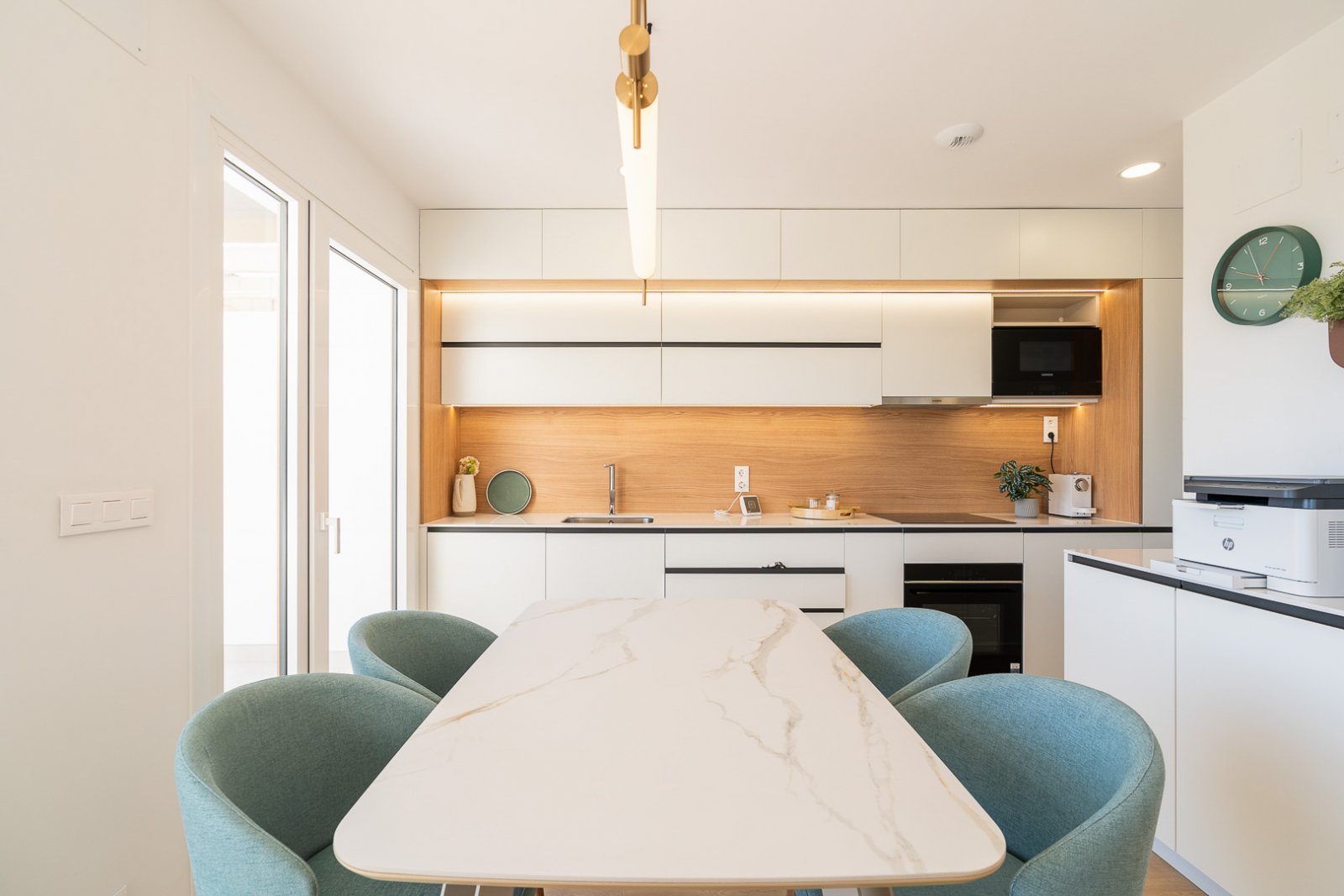 8237NUC Neubau-Doppelhaushälften mit Panoramablick auf das Meer zum Verkauf in La Nucía.