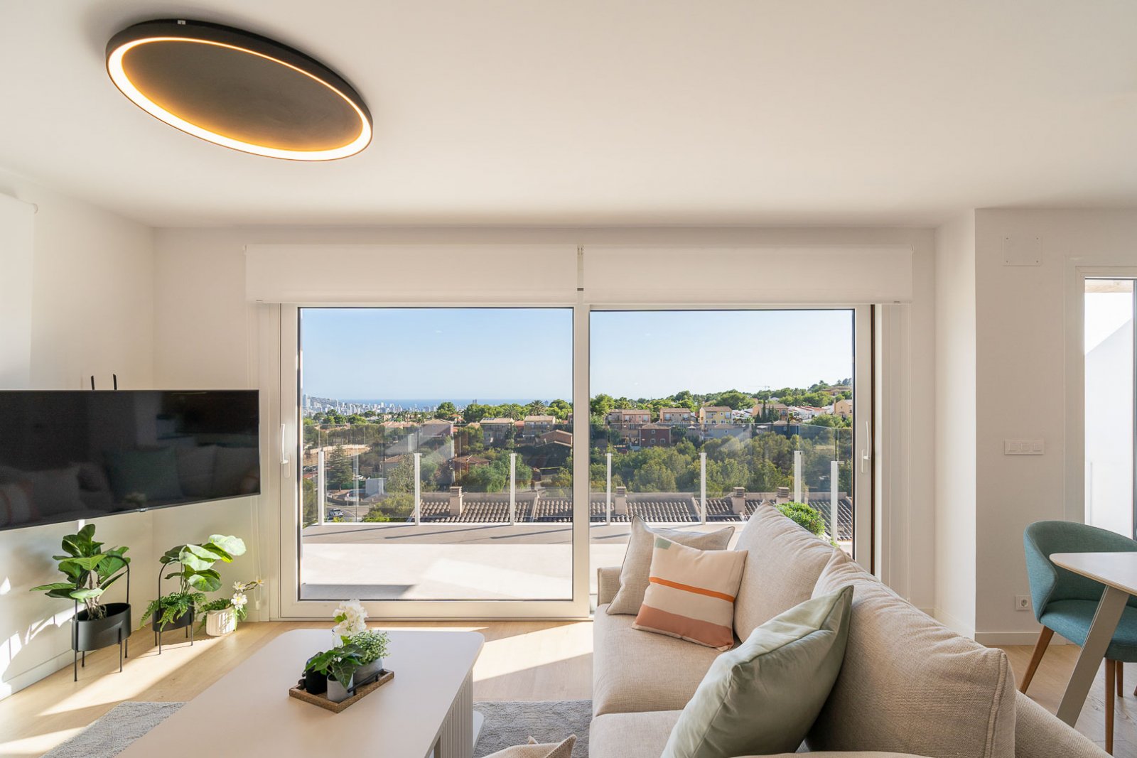 8237NUC Neubau-Doppelhaushälften mit Panoramablick auf das Meer zum Verkauf in La Nucía.