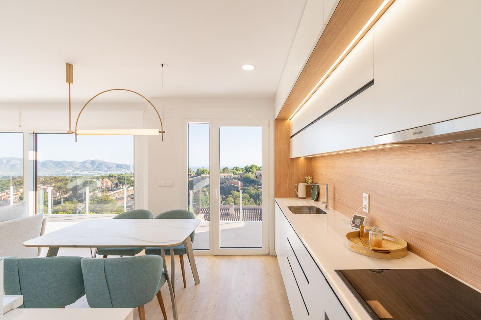 8237NUC Neubau-Doppelhaushälften mit Panoramablick auf das Meer zum Verkauf in La Nucía.