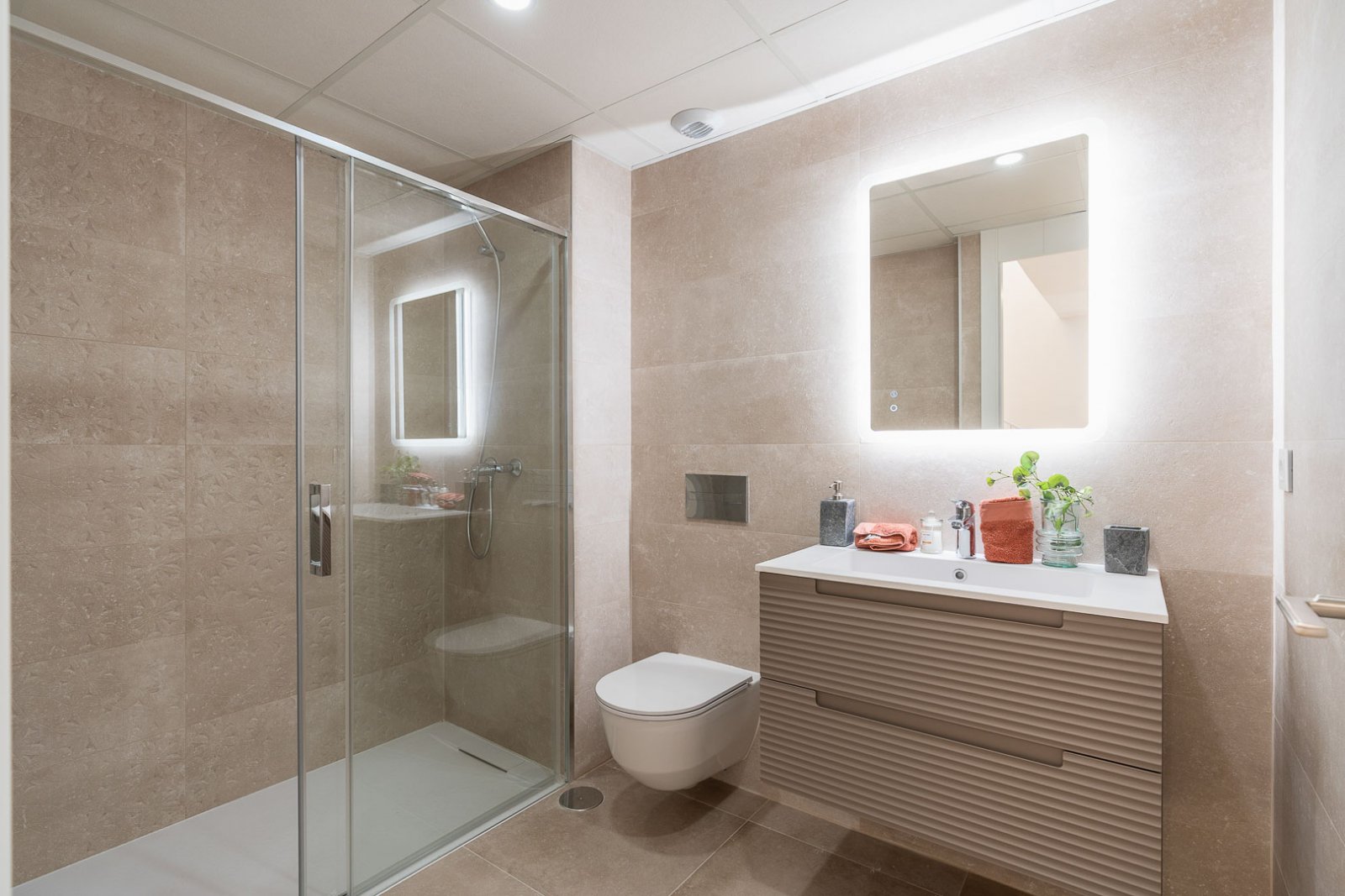 8237NUC Neubau-Doppelhaushälften mit Panoramablick auf das Meer zum Verkauf in La Nucía.