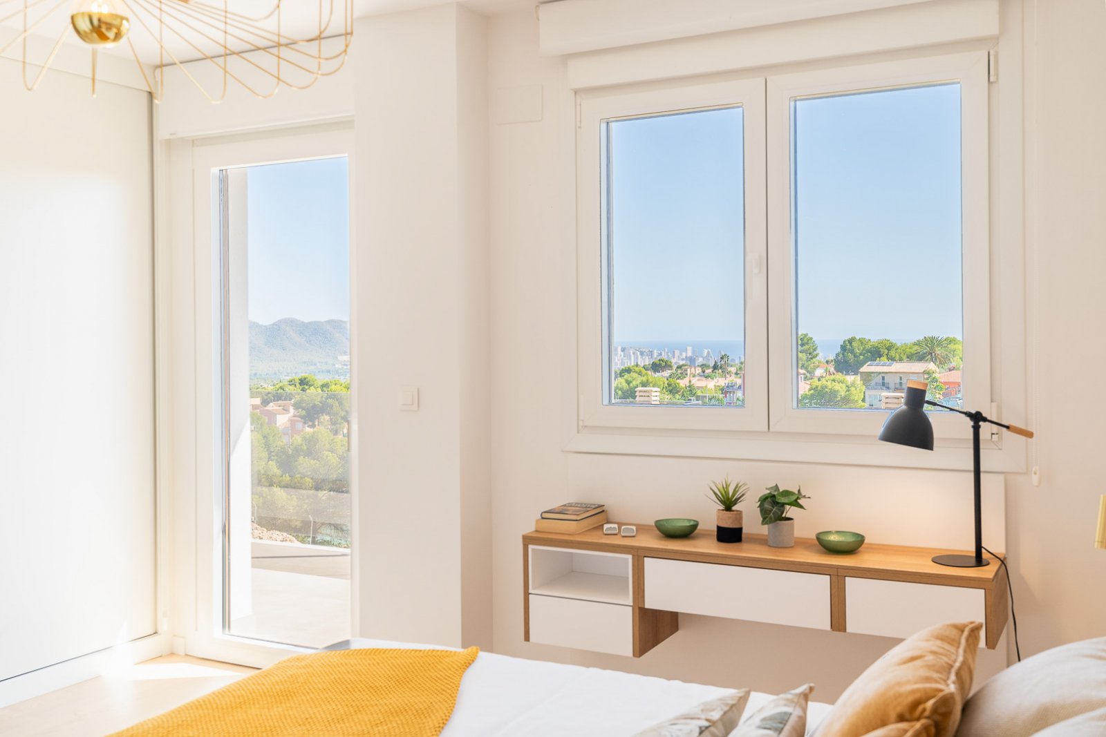 8237NUC Neubau-Doppelhaushälften mit Panoramablick auf das Meer zum Verkauf in La Nucía.