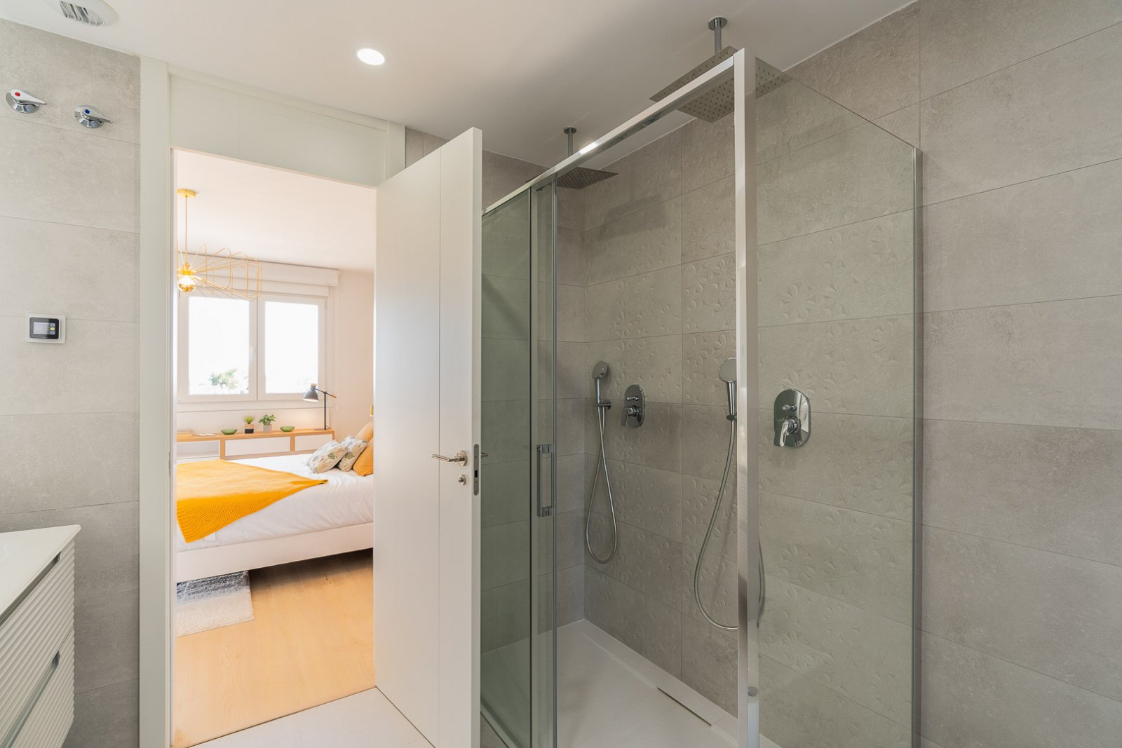 8237NUC Neubau-Doppelhaushälften mit Panoramablick auf das Meer zum Verkauf in La Nucía.