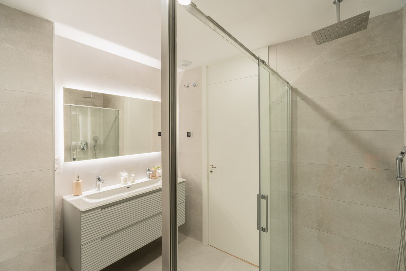 8237NUC Neubau-Doppelhaushälften mit Panoramablick auf das Meer zum Verkauf in La Nucía.