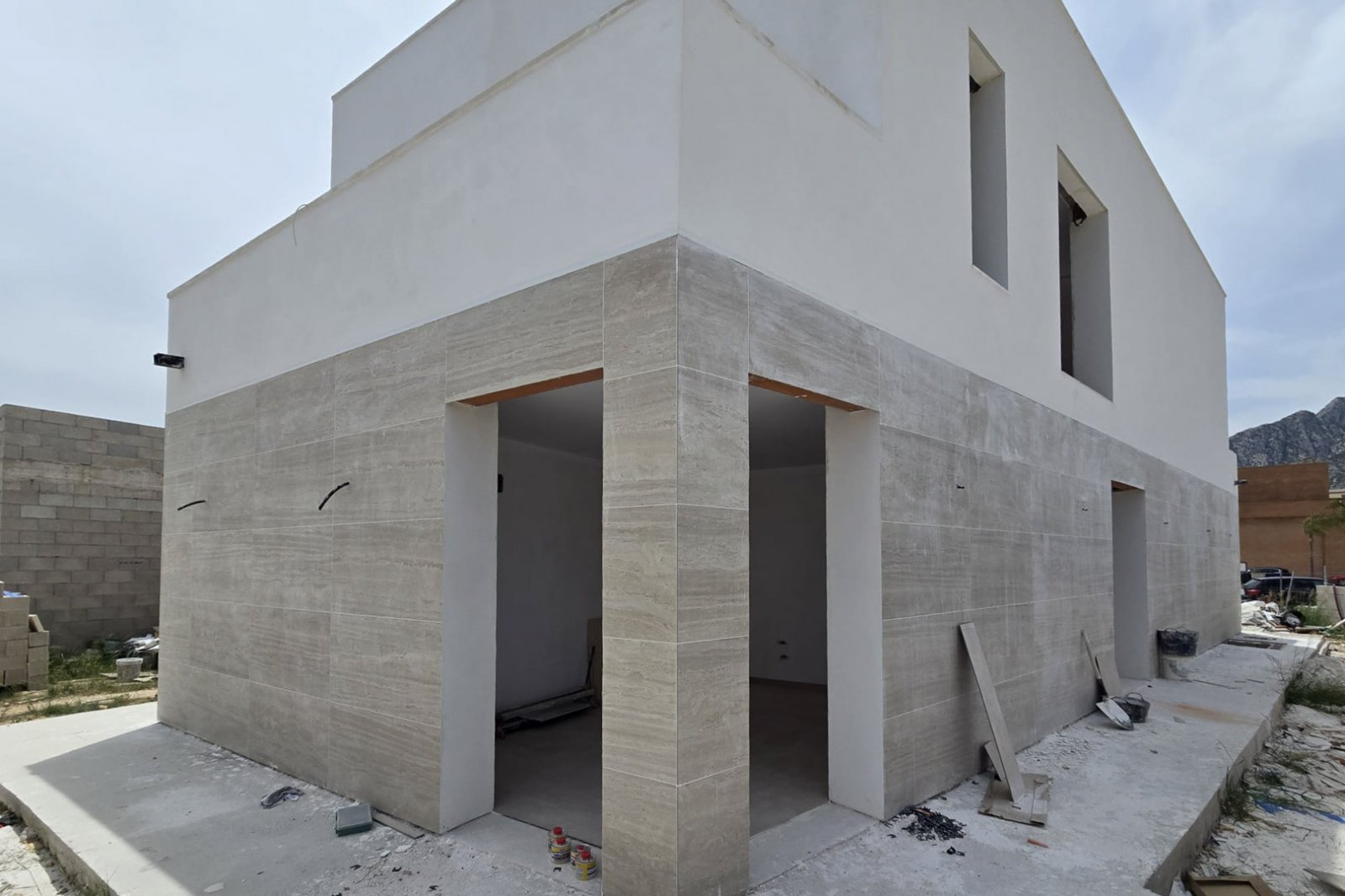 8288VER Moderne Villa im Bau in Meeresnähe zum Verkauf in Vergel.