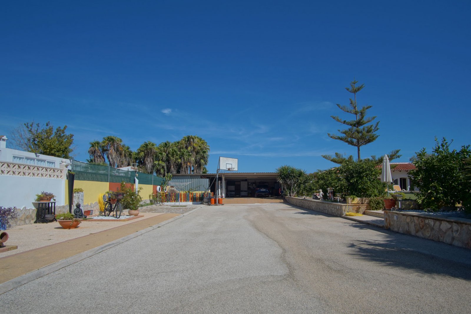 8291DEN Doppelhaushälfte zum Verkauf in La Pedrera, Dénia, nur einen Steinwurf vom Zentrum entfernt.