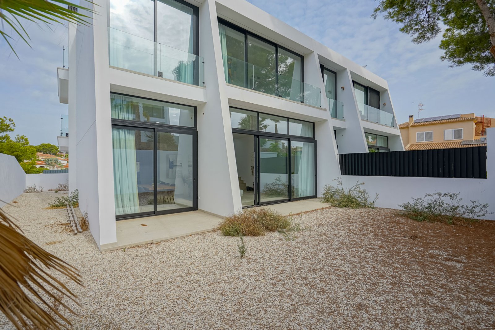 4568CAL Moderne Neubau-Doppelhaushälfte zum Verkauf in Calpe