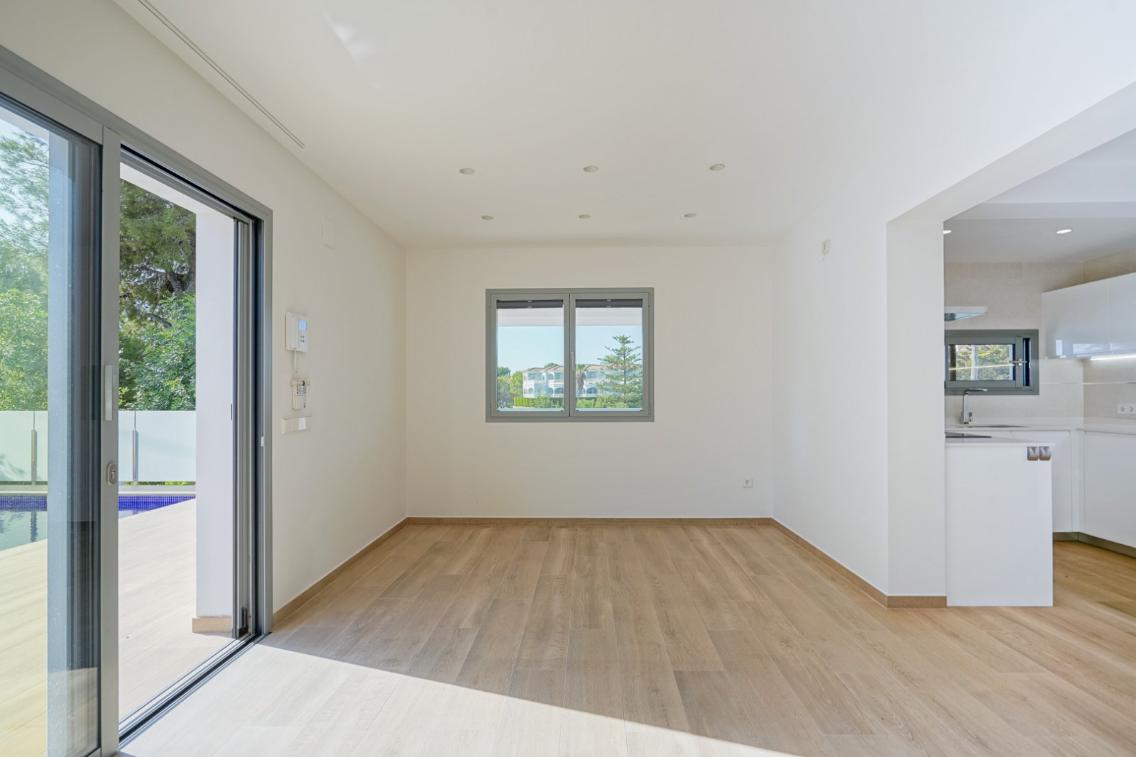 C4XY4581BEN Moderne Villa zum Verkauf in La Fustera Benissa