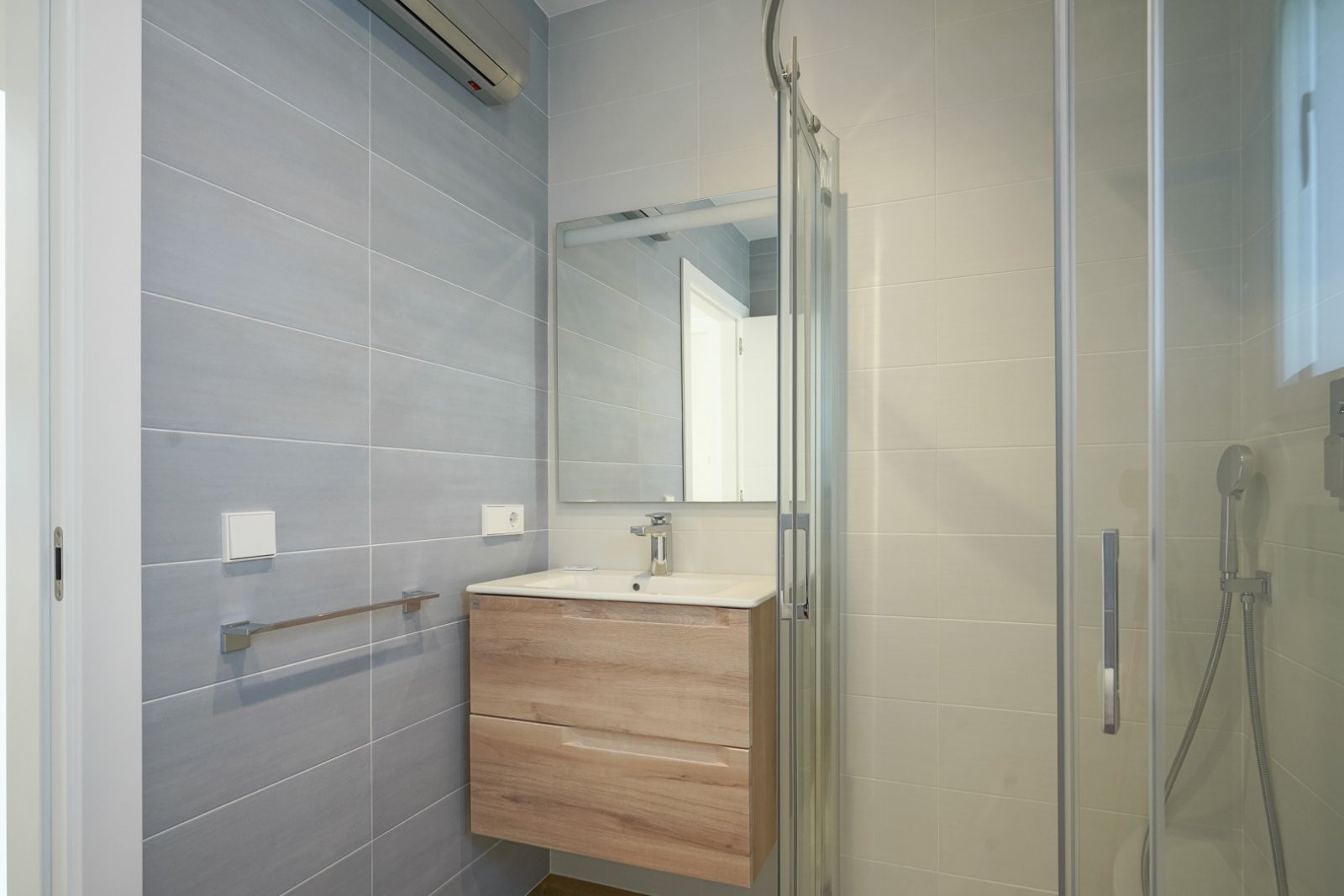 C4XY4581BEN Moderne Villa zum Verkauf in La Fustera Benissa