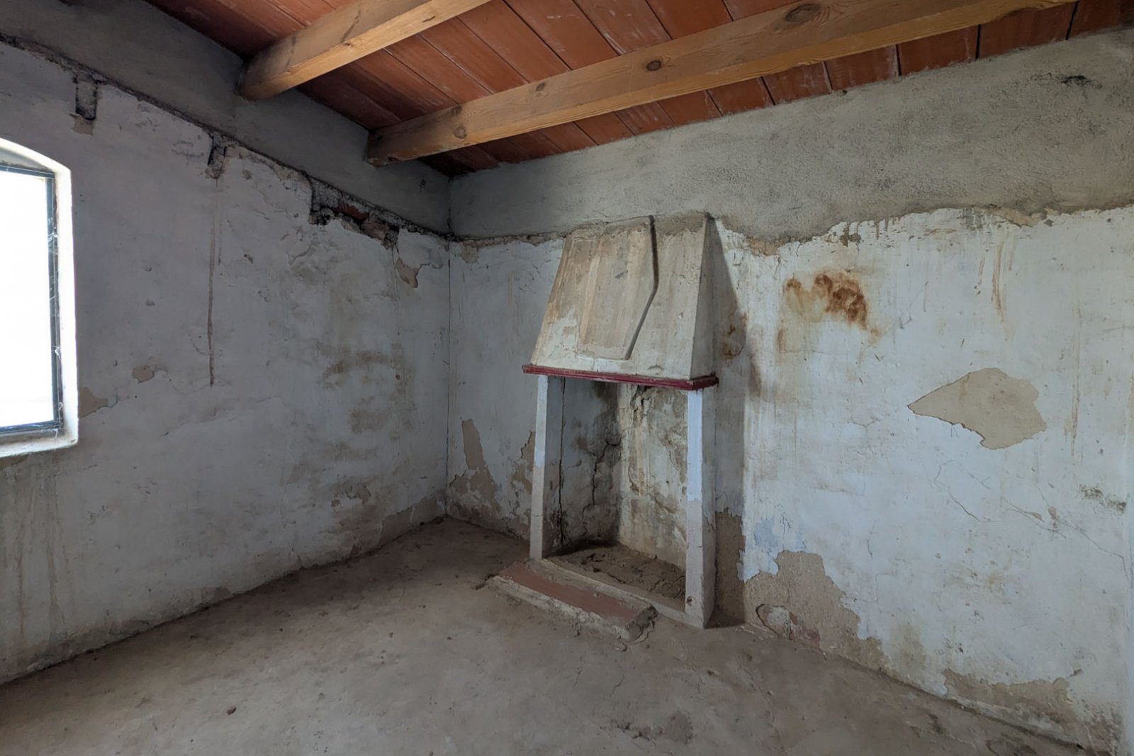 8307TEL Rustikales Doppelhaus zum Renovieren mit großem Grundstück in Teulada zu verkaufen.